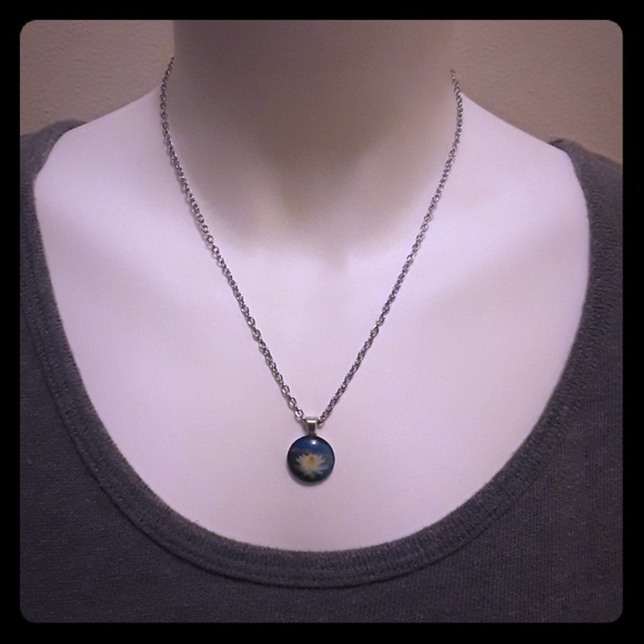 Hand Crafted Jewelry - Lilly necklace